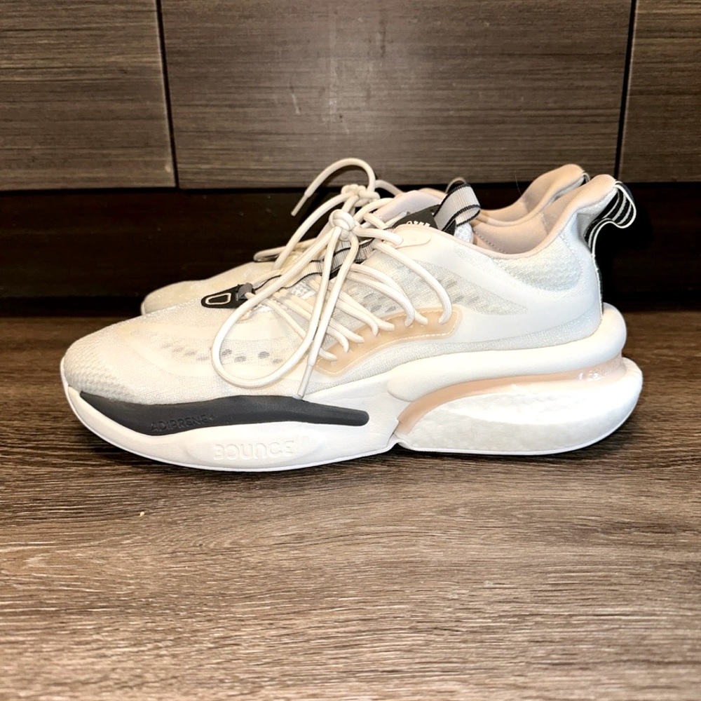 ADIDAS alphaboost V1